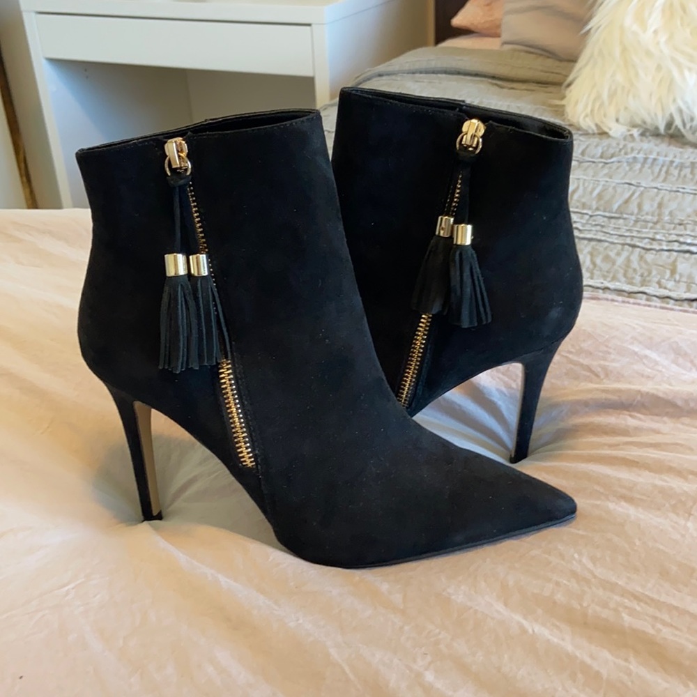 Suede Aldo ankle boot with tassel zipper
